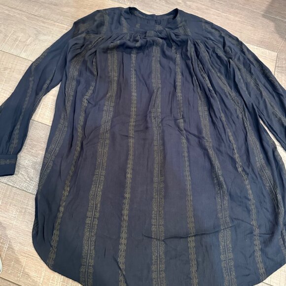Free People XS Long Sleeve Navy Tunic Blouse W/ Button Front Rayon Material - Picture 7 of 7